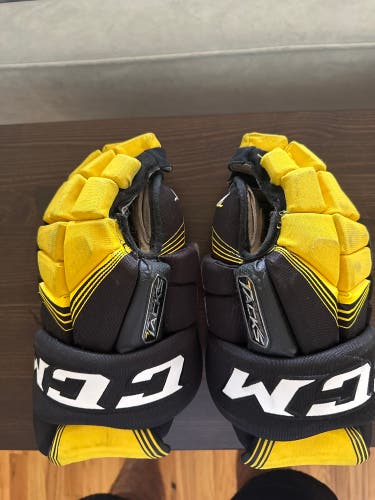 CCM HG Super Tacks Gloves (2018)