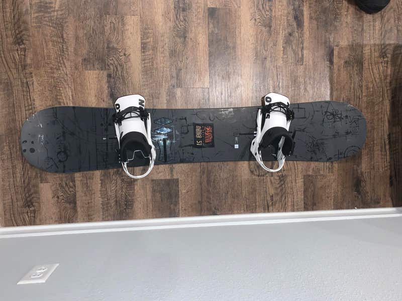 Used Twice Unisex Burton Amplifier Snowboard All Mountain With