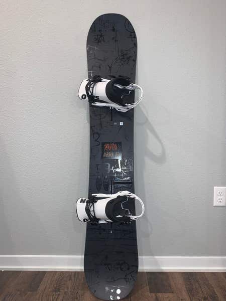 Used Twice Unisex Burton Amplifier Snowboard All Mountain With