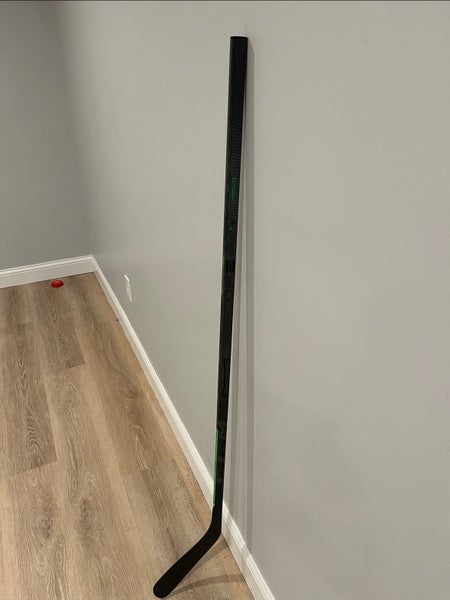 New Junior Right Handed CCM Ribcore Trigger 6 Pro Hockey Stick P29