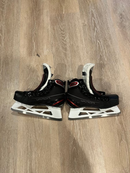 New Junior Bauer Vapor X700 Hockey Goalie Skates Size 6