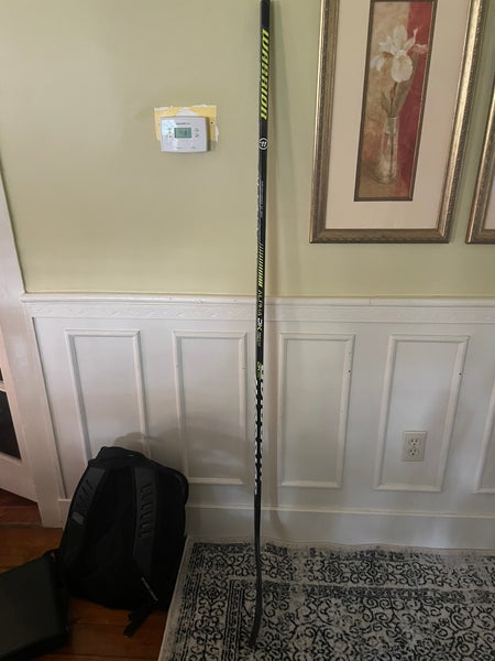 Senior Left Hand W28 Alpha DX Pro Team Hockey Stick