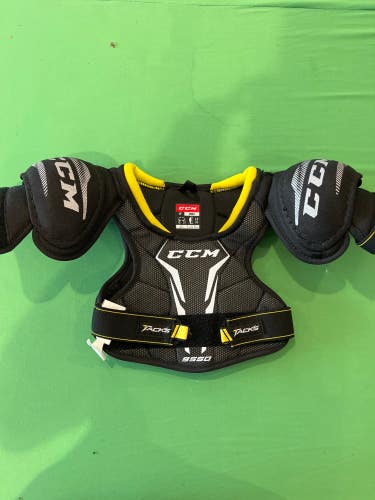 Youth Used Small CCM Tacks 9550 Shoulder Pads