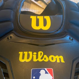 NEW WILSON 11” GUARDIAN UMPIRE CHEST PROTECTOR WTA322011