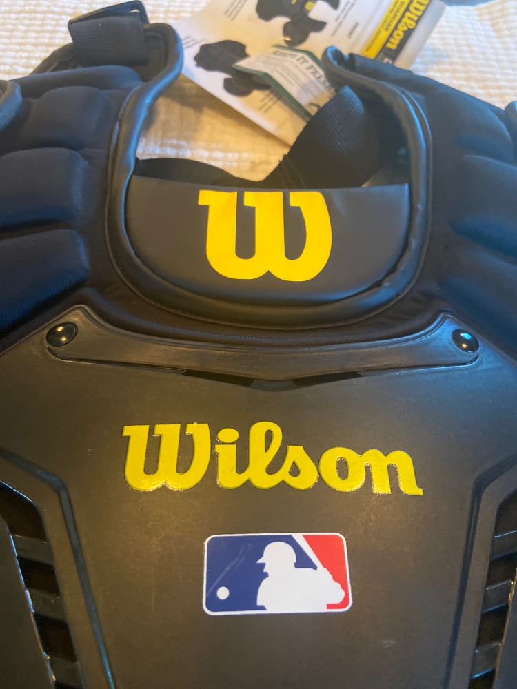 NEW WILSON 11” GUARDIAN UMPIRE CHEST PROTECTOR WTA322011