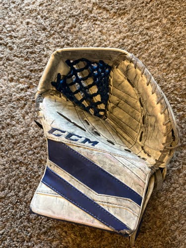 CCM e 3.9 hockey goalie glove