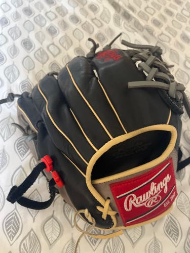 2023 Right Hand Throw 11.75" Gamer Baseball Glove