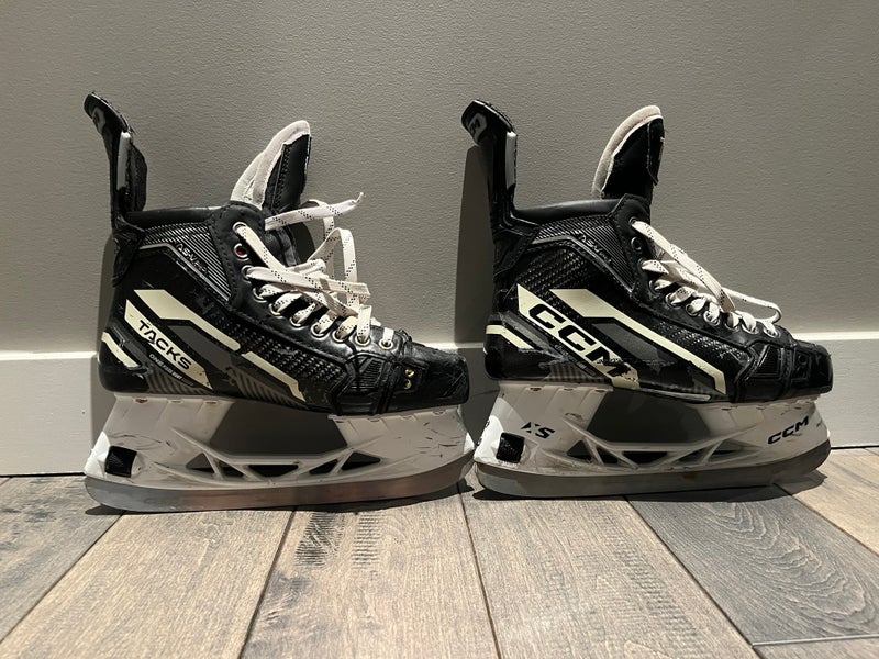 Used CCM Regular Width Pro Stock Size 6.5 AS-V Pro Hockey Skates