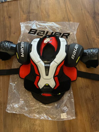 *New* | Large | Bauer Vapor Hyperlite Shoulder Pads