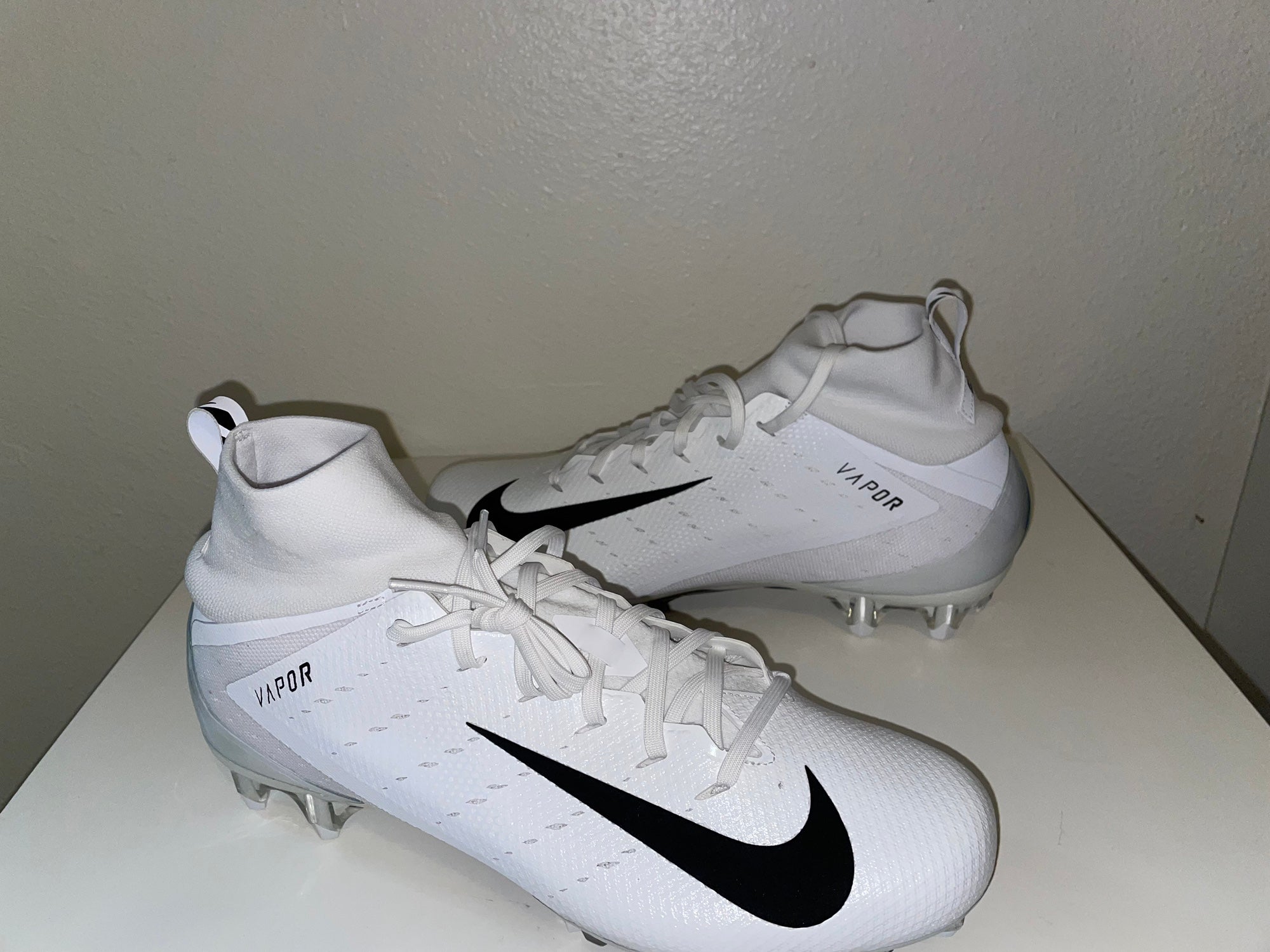 Size 10 Wide Nike Vapor Untouchable Pro 3 White Black AQ8786-101 Football Cleats Nike Vapor Untouchable Pro 3 White Black Football Cleats  main image 3
