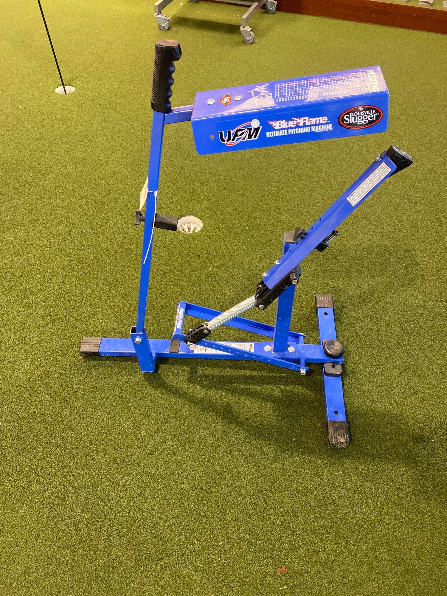 Baseball Pitching Machine - Louisville Slugger Blue Flame Ultimate Pitching  Machine for Sale in Youngtown, AZ - OfferUp