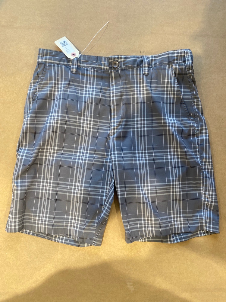 38" Underarmour Golf Shorts
