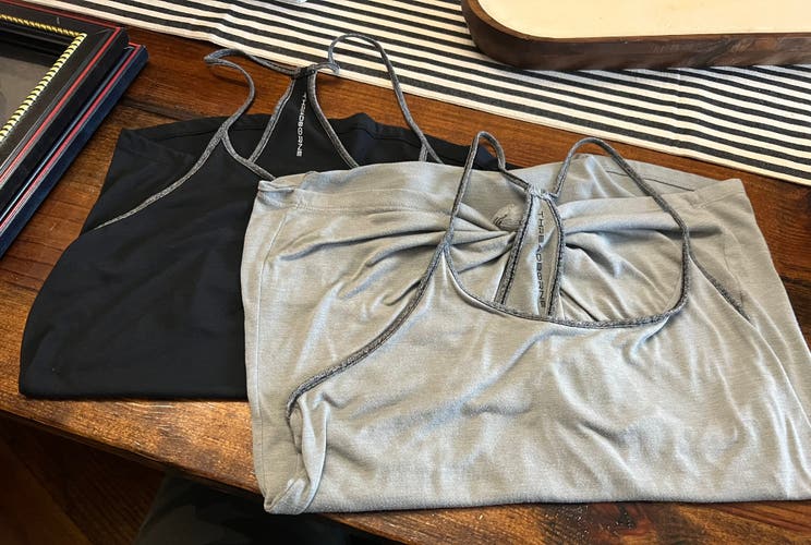 Under Armour Women’s Set of 2 Tank Tops Size M