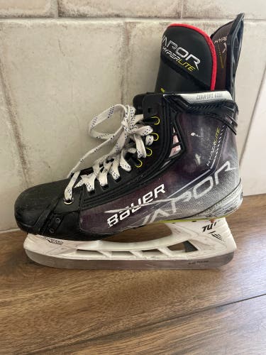 Bauer Vapor Hyperlite Hockey Skates