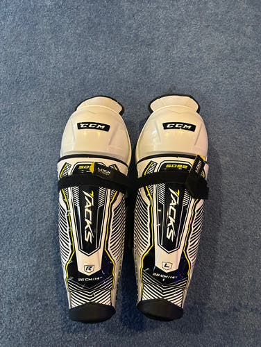 Used CCM Tacks 5092 Shin Pads
