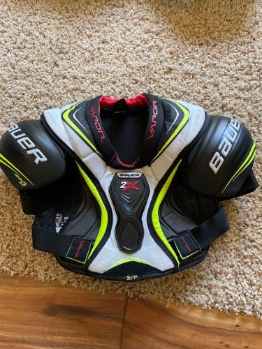Used Small Bauer  Vapor 2X Shoulder Pads