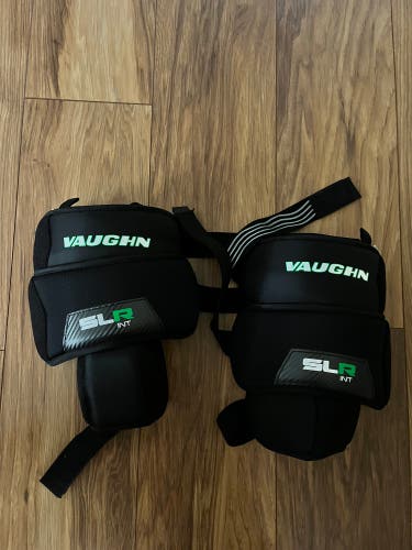Used Vaughn SLR2 Intermediate Knee Pads