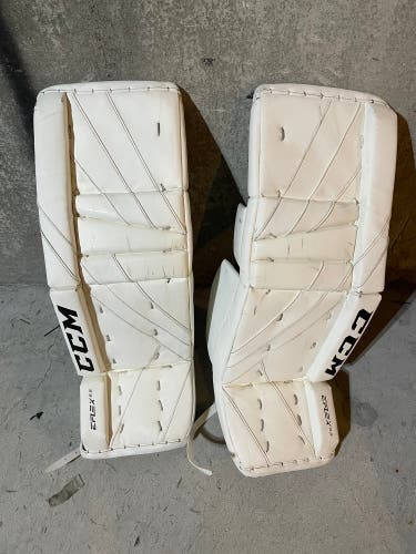 30" CCM  EFLEX 5.5 Goalie Pads