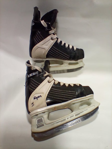 Used Easton Eq50 Youth 09.0 Ice Hockey Skates | SidelineSwap