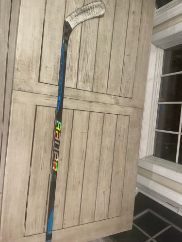 Junior Used Right Handed Bauer Nexus Sync Grip Composite Hockey Stick P92 / 50 FLEX