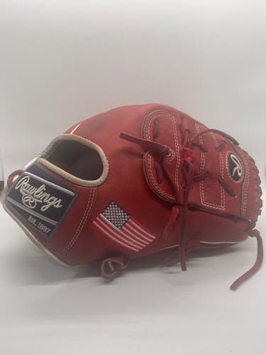 Used Right Hand Throw Rawlings Pitcher's Heart of the Hide Baseball Glove 11.75"