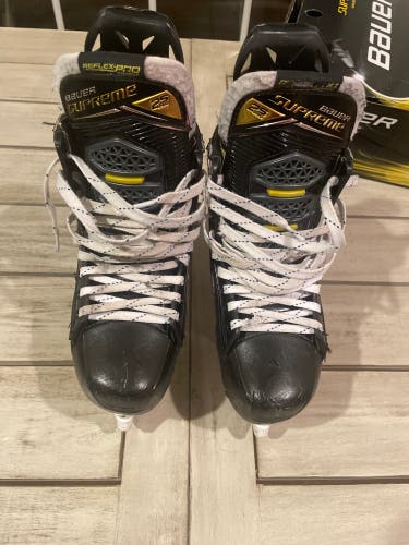 Used Bauer Regular Width Size 4 Supreme 2S Pro Hockey Skates