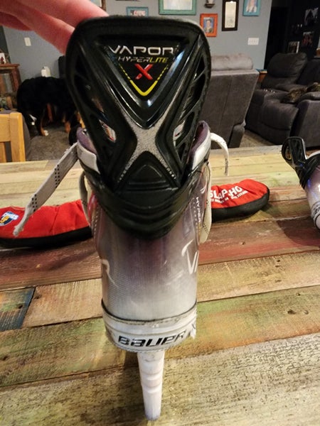 Senior Used Bauer Vapor Hyperlite Hockey Skates Regular Width Pro Stock Size 9