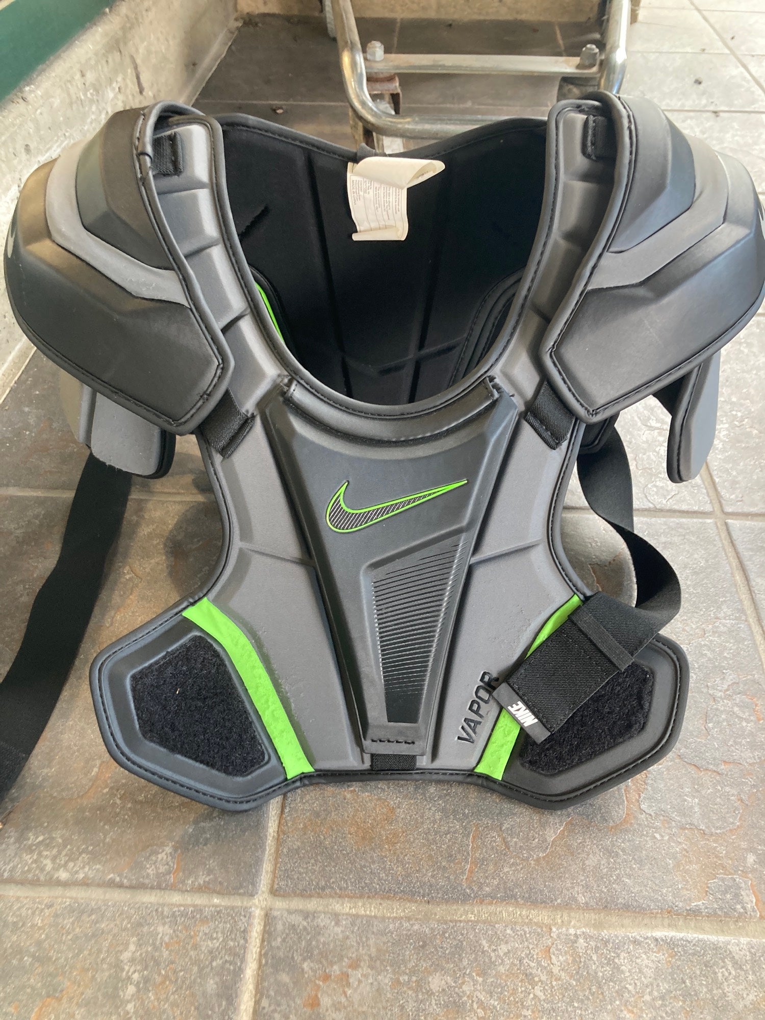 Used Youth Nike Vapor Shoulder Pads