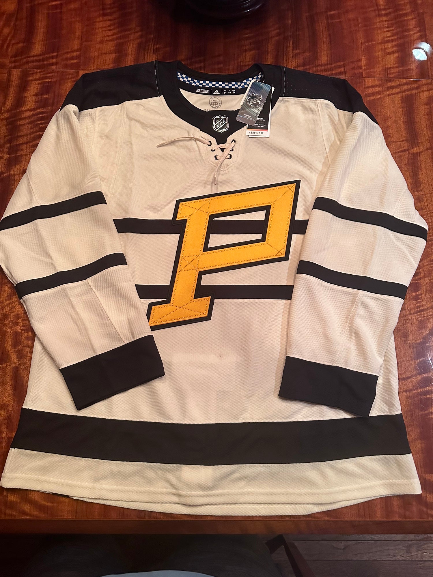 PITTSBURGH PENGUINS 2023 WINTER CLASSIC ADIDAS HOCKEY JERSEY sz 56 NWT  w/patch