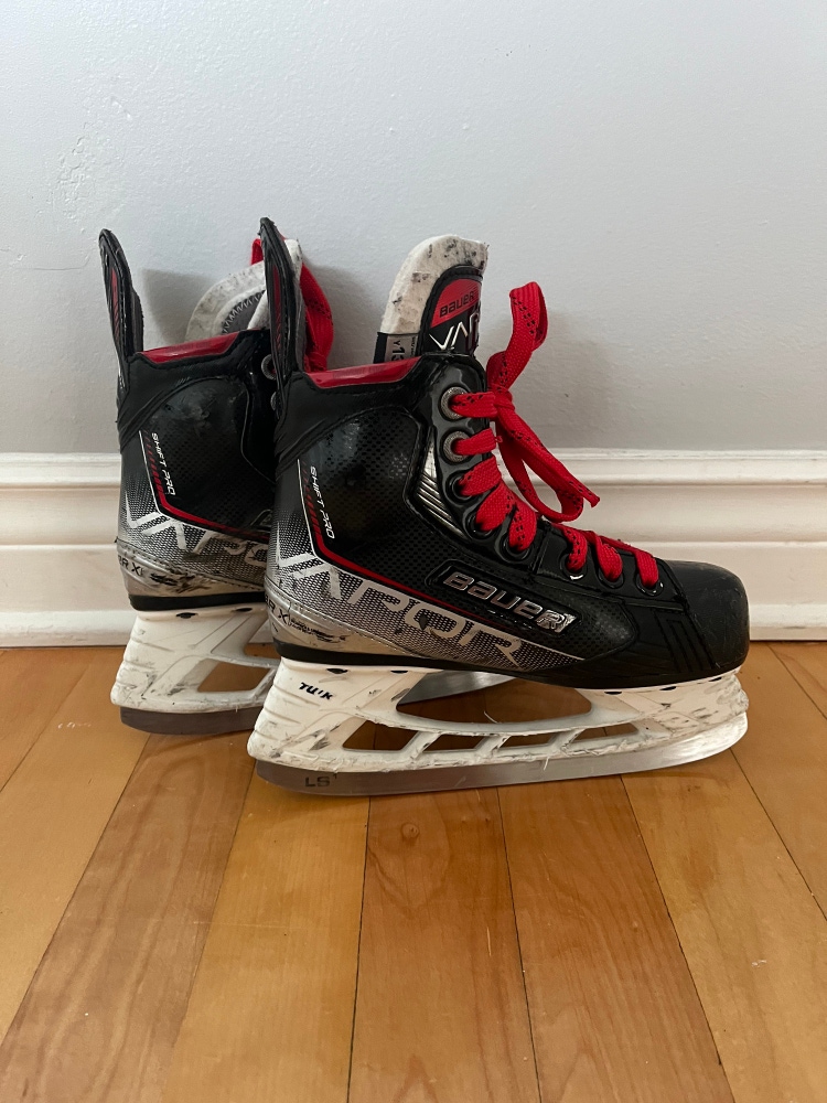 Used Bauer Regular Width Size 13 Vapor X Shift Pro Hockey Skates