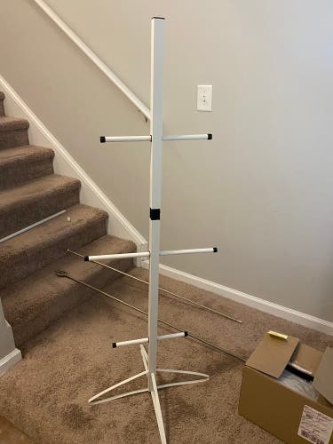 Sports equipment rack