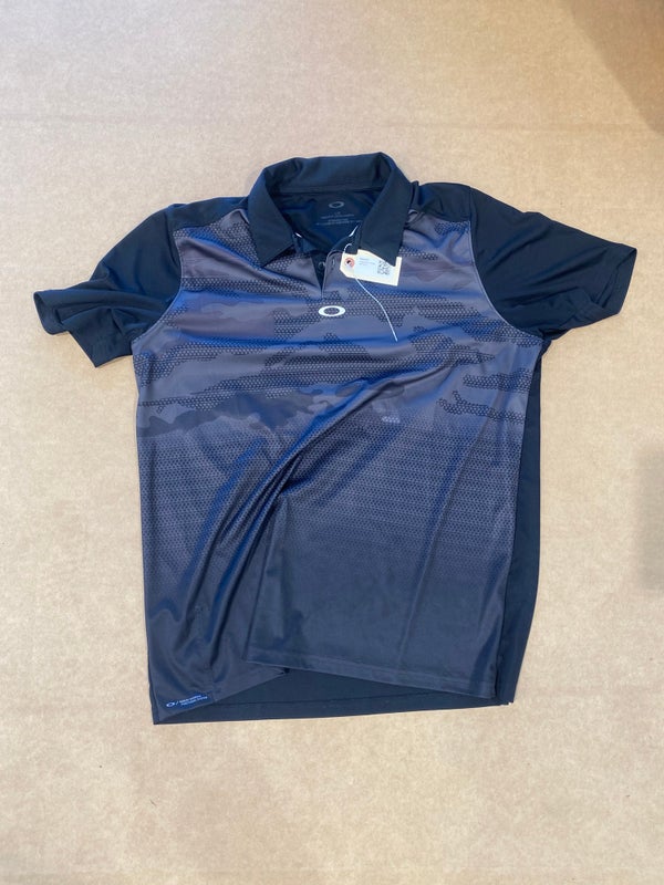 Large Men's Oakley Golf Shirt