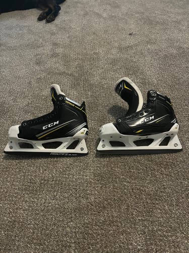 Senior CCM Regular Width  Size 7.5 Tacks 9080 Hockey Goalie Skates