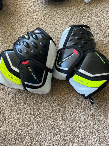 New Small Bauer  Vapor Hyperlite Elbow Pads