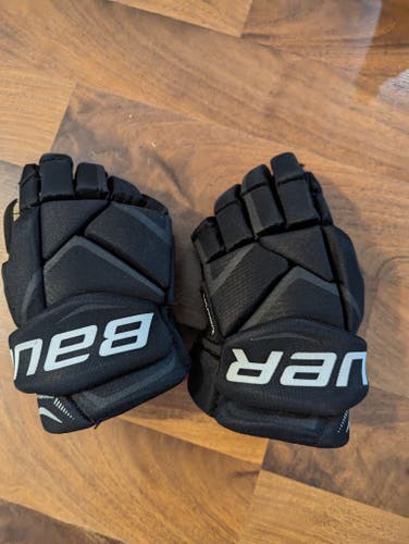 Used Bauer Vapor X700 Gloves 12"