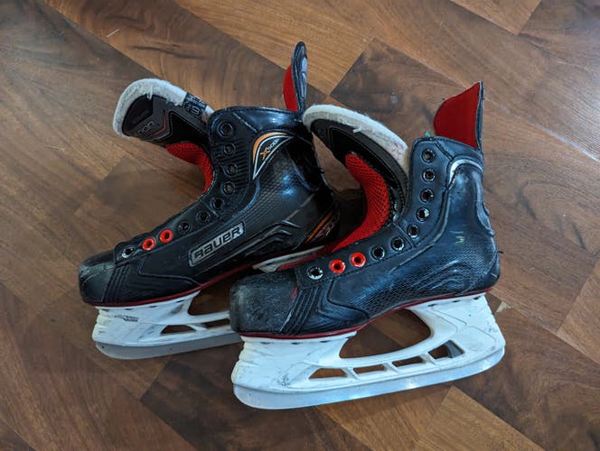 Intermediate Used Bauer Vapor X500 Hockey Skates Regular Width Size 6.5