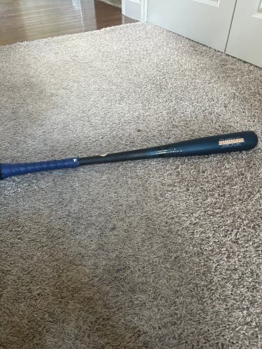 Victus wood bat 31 in