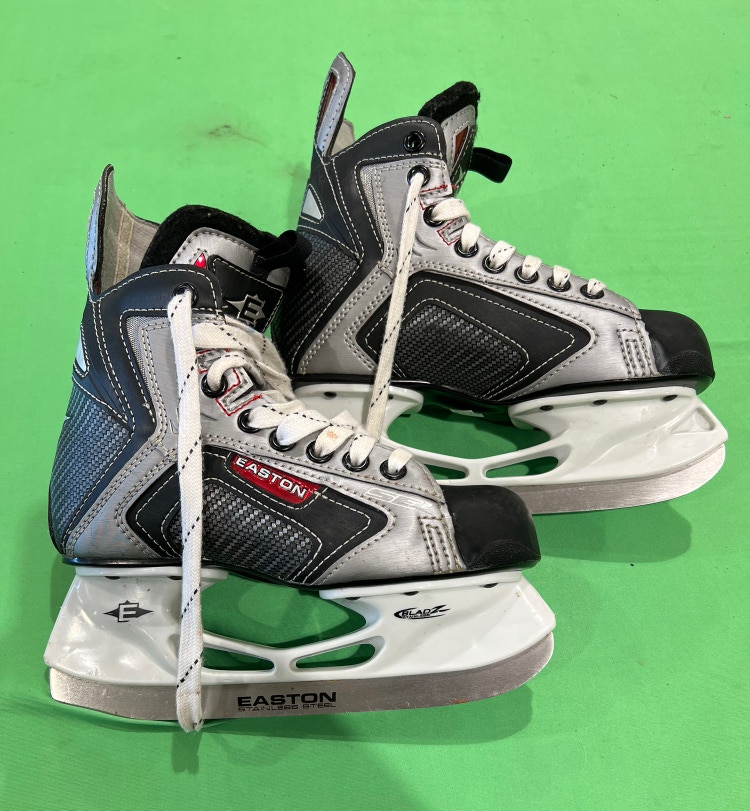 Used Junior Easton Synergy SE2 Hockey Skates Size 2.0D