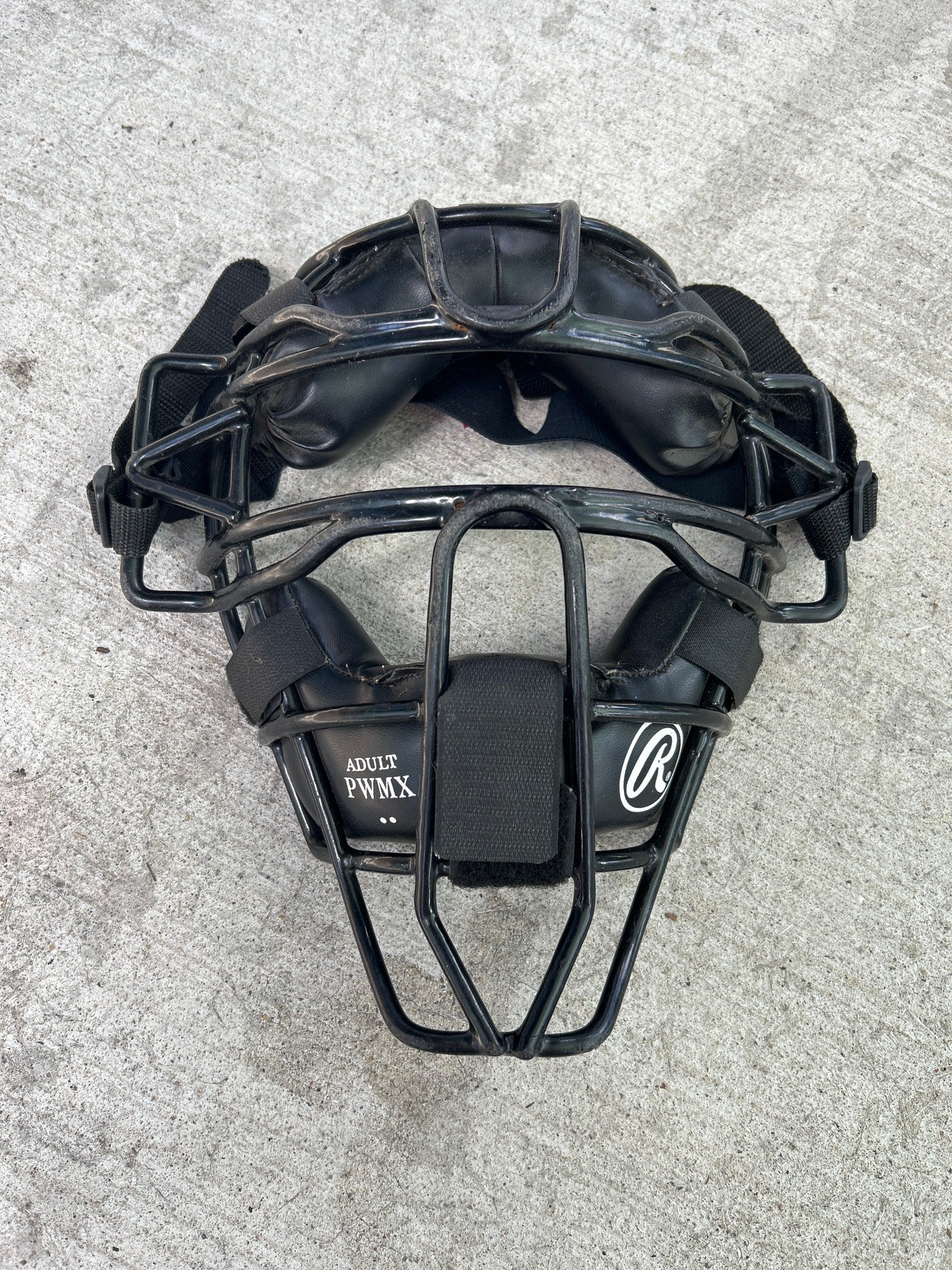 Mizuno umpire hot sale mask