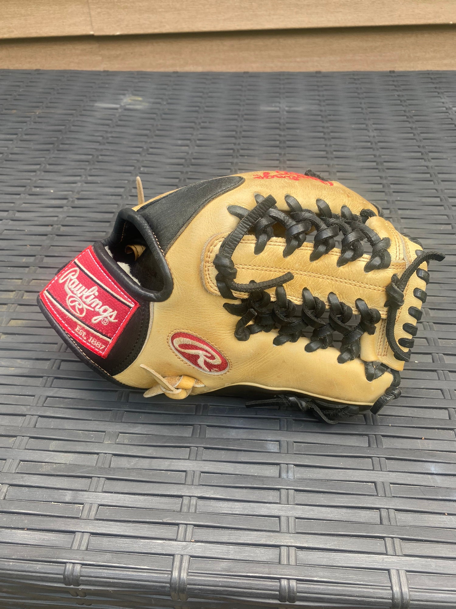 What Pros Wear: Josh Donaldson's Rawlings PRONP5 Glove - What Pros