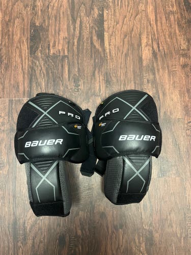 Used Bauer Pro Knee Guards Senior