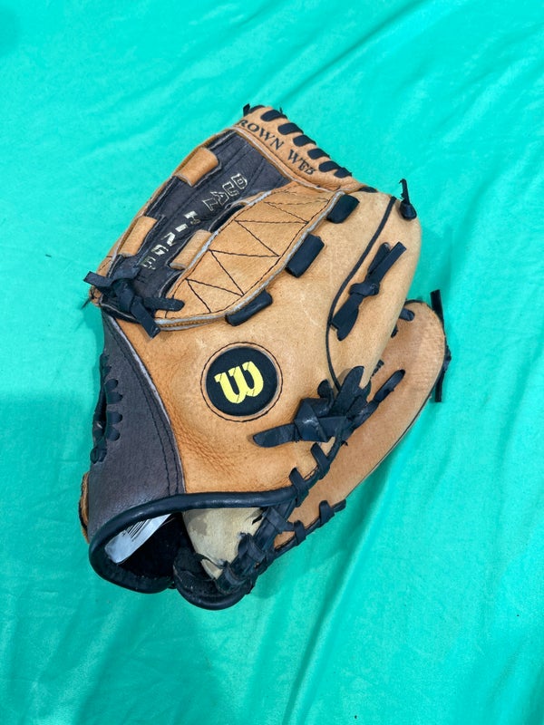 Used Wilson A440 Fastpitch Right Hand Throw Softball Glove 11"