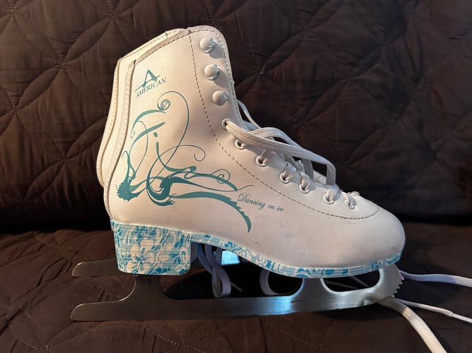 American Athletic Shoes Ice skates Size 5