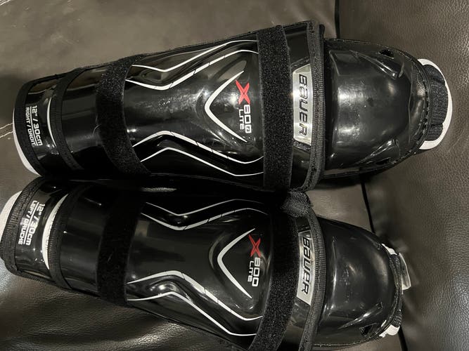 New Bauer Vapor X800 Shin Pads
