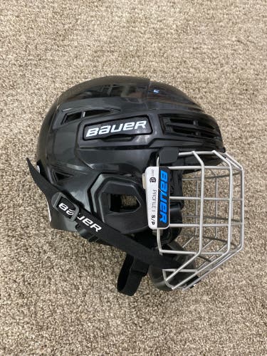 Bauer IMS 5.0 Hockey Helmet Size S 52/57cm (6 1/2 - 7 1/8)