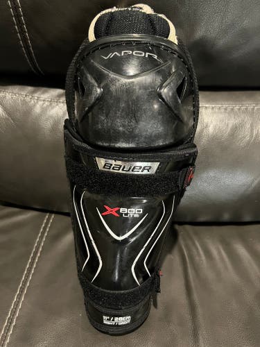 Used Bauer Vapor X800 lite Shin Pads
