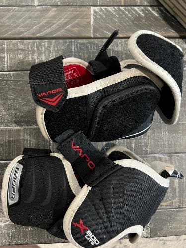 Used Medium Bauer Vapor x800 lite Elbow Pads
