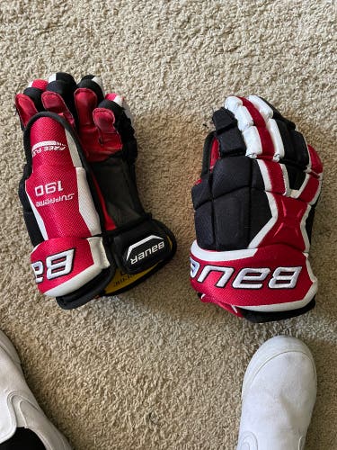 Used Bauer 13" Gloves