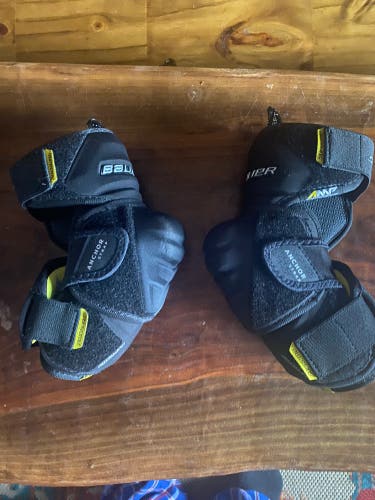 Medium Junior Bauer Supreme 3S Pro Elbow Pads