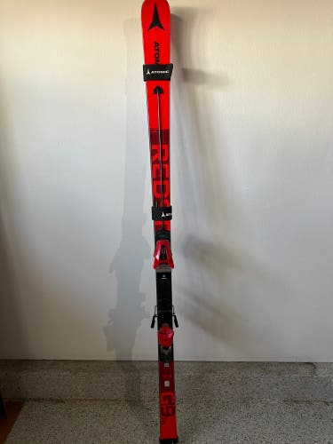 Used Atomic Redster FIS GS skis
